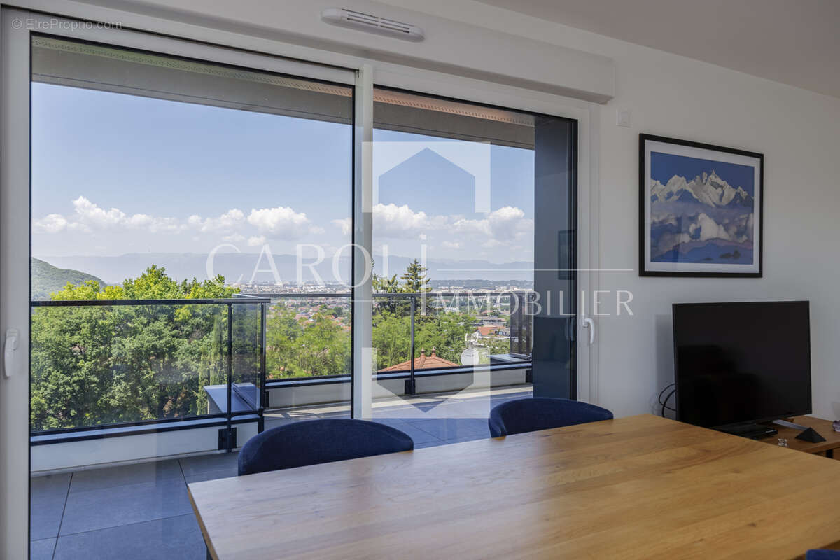 Appartement à VETRAZ-MONTHOUX