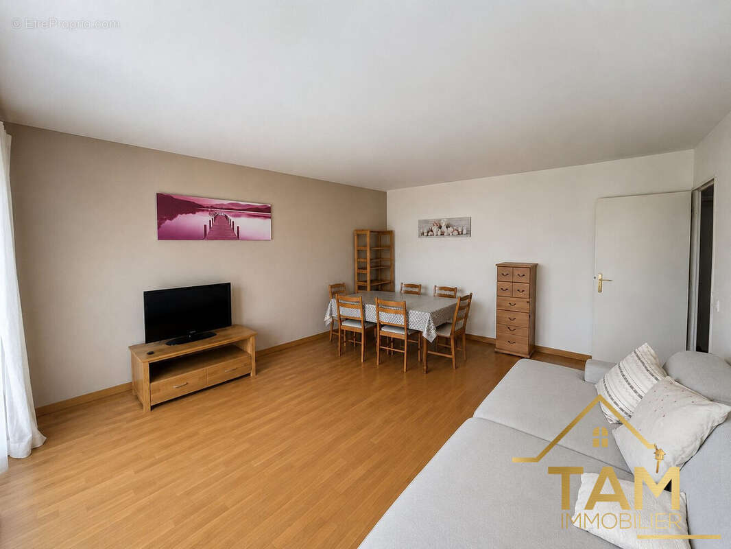 Appartement 66 m² à Saint-Cyr-L'ecole  - photo 2