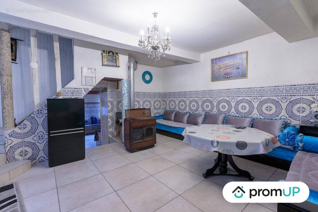 Maison à PORT-SAINTE-MARIE