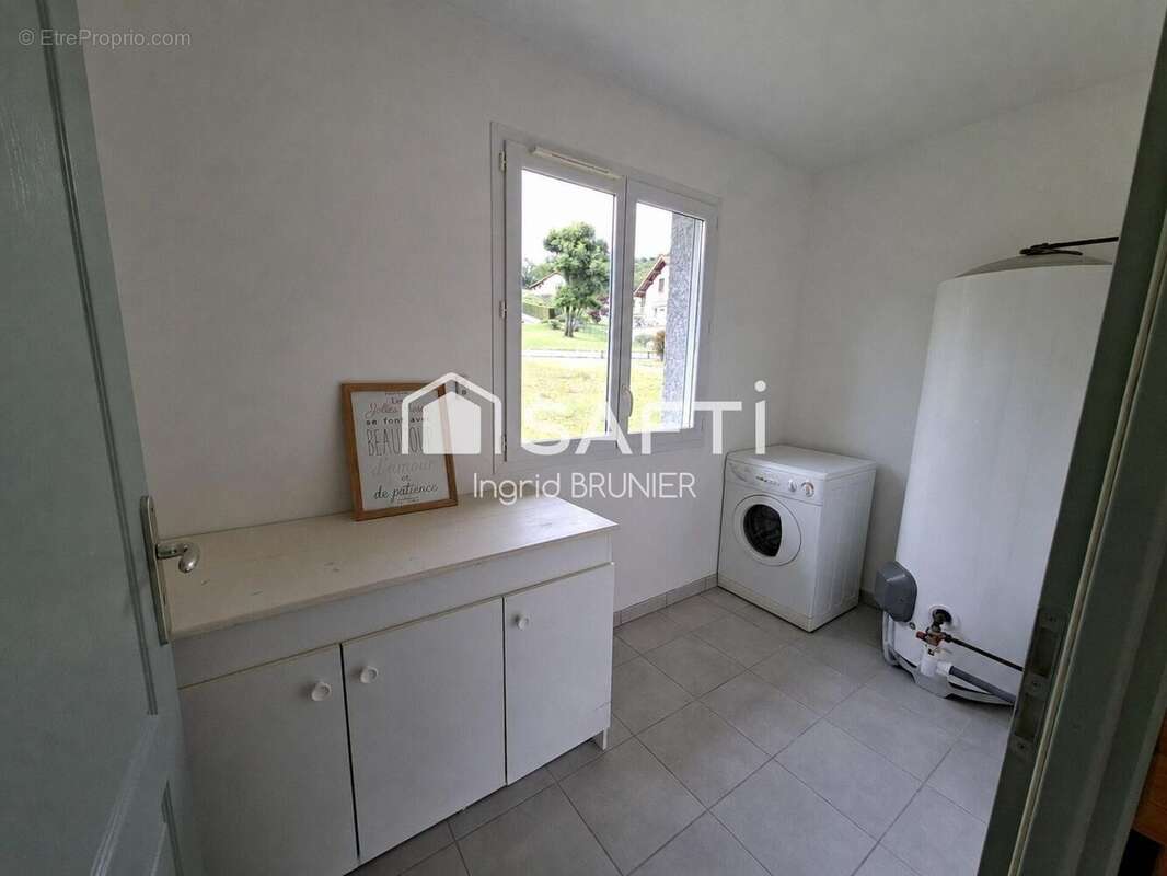 Maison 85 m² à Saint-Pierre-De-Curtille  - photo 8