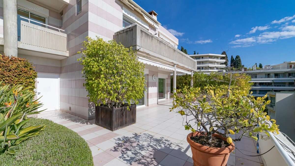 Appartement à MENTON