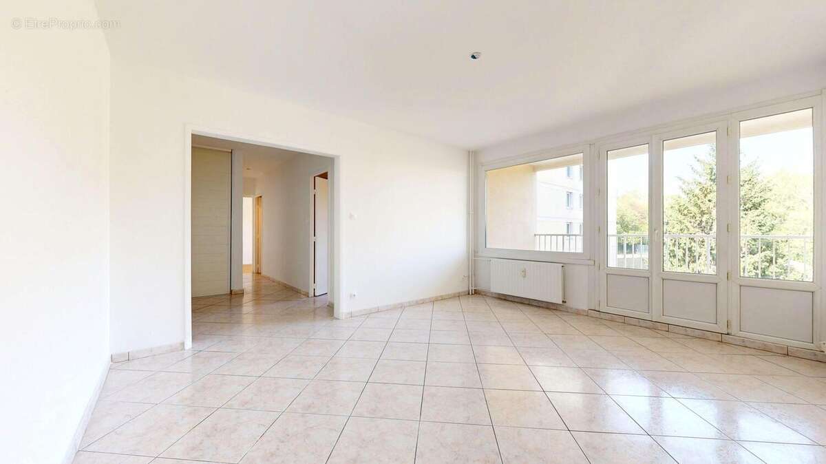 Appartement à SAINTE-FOY-LES-LYON