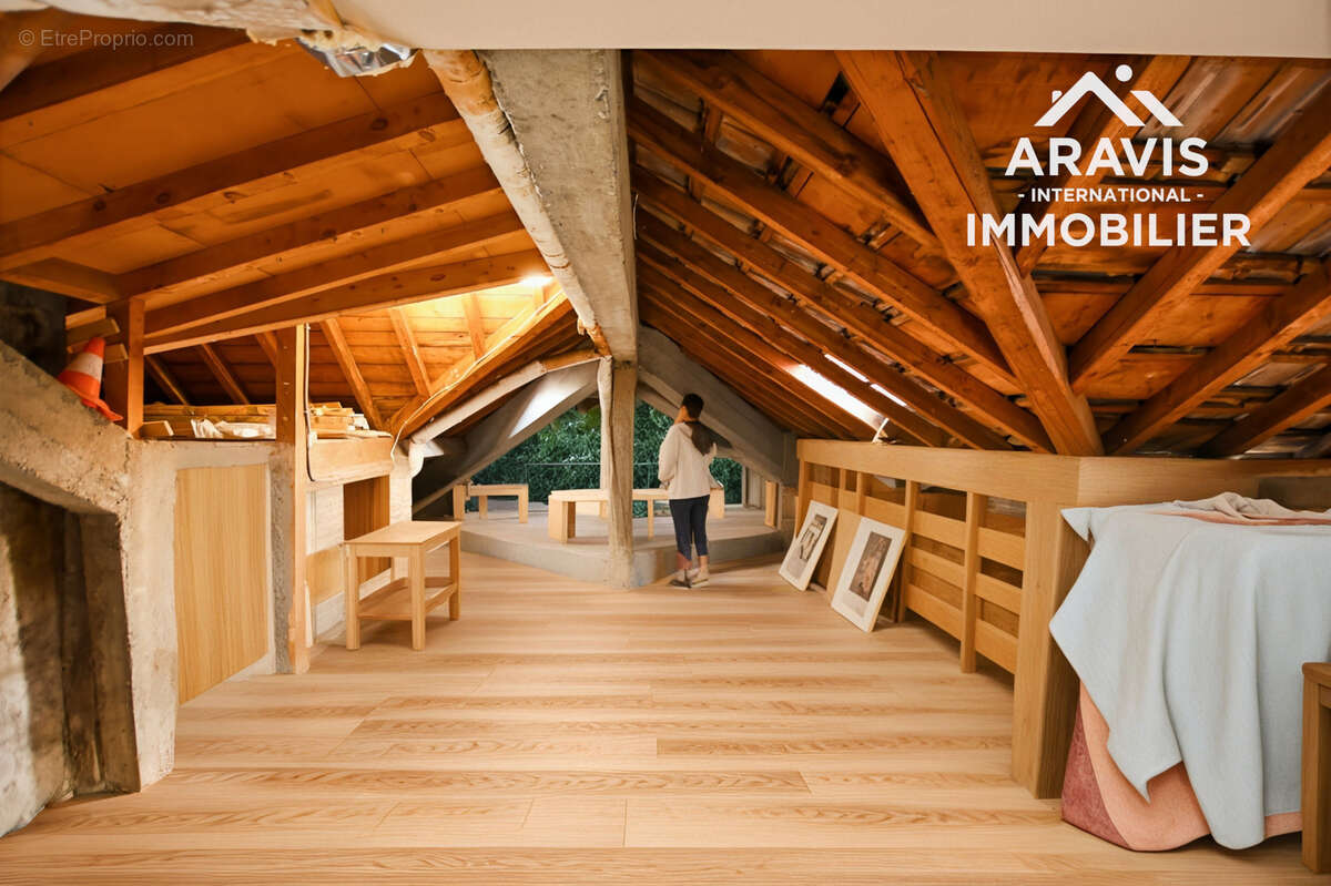 Appartement Au Dernier Etage Avenue des Thézières Avec Vue - photo 12