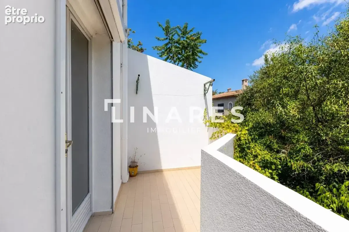 LE SAINT-JULIEN - Maison de village T3 Duplex de 70m2 - 13012 - photo 6