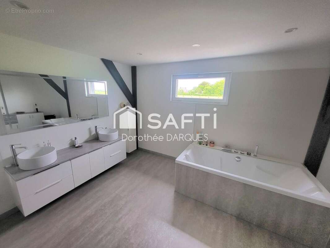Commerce 212 m² à Longuenesse  - photo 4