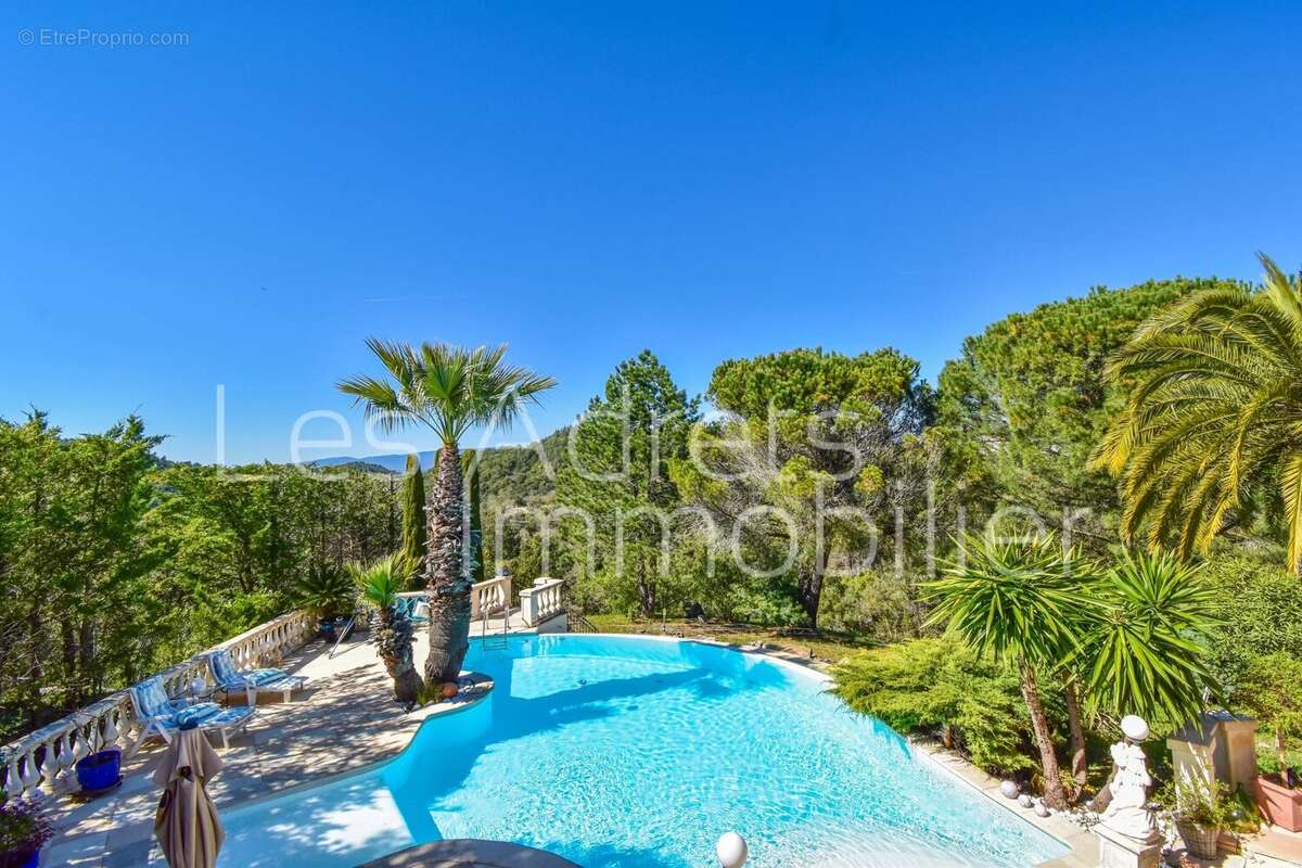 Maison à LES ADRETS-DE-L'ESTEREL