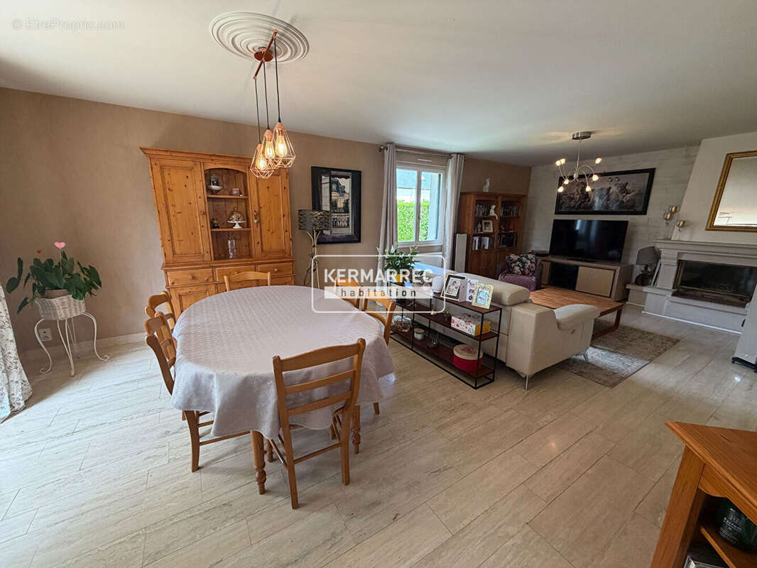 A VENDRE Maison 7 pièces à VITRÉ 141 m² - 410 800  HAI - photo 2