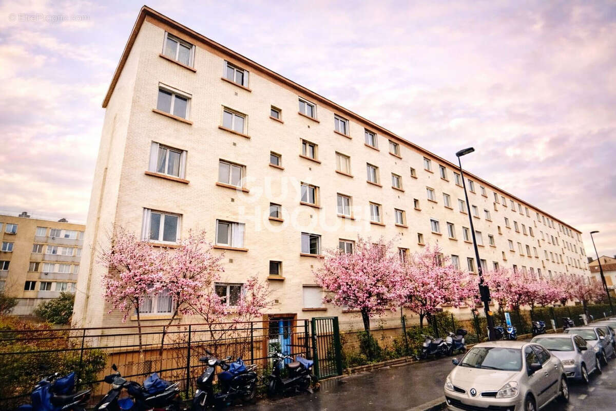 Appartement à AUBERVILLIERS