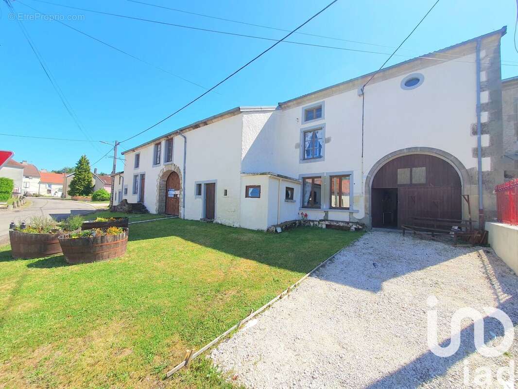 Maison 130 m² à Neuvelle-Les-Voisey  - photo 2