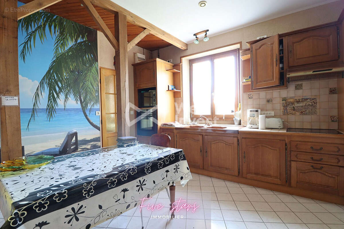 Maison 700 m² à Loison  - photo 3