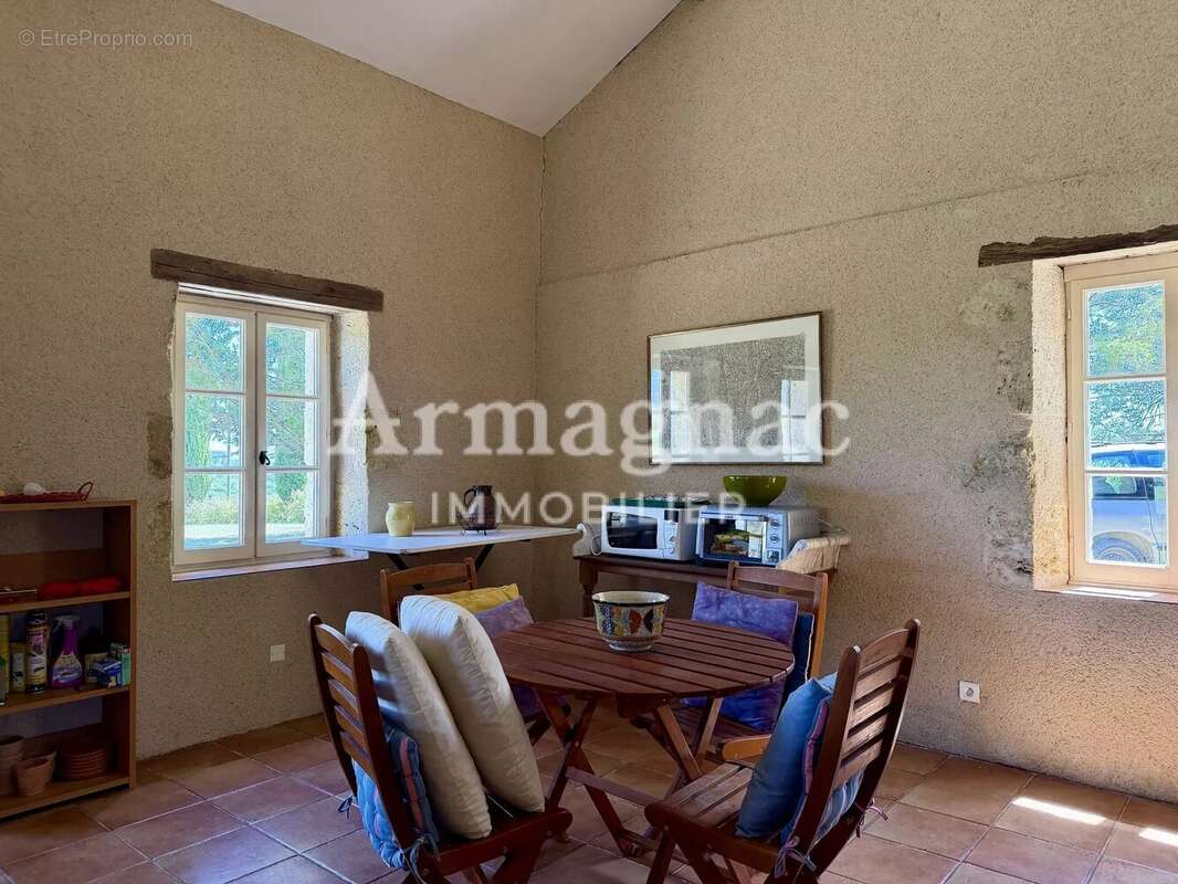 Maison en pierre avec piscine - photo 3