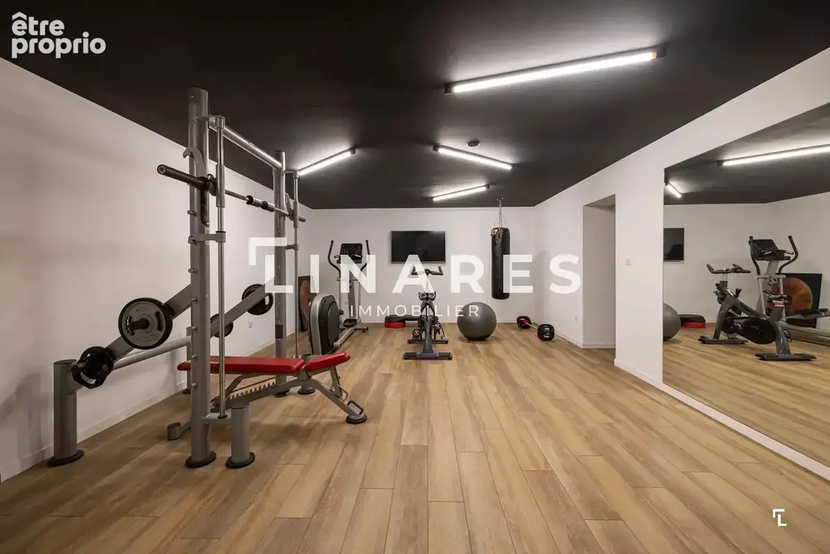 LA PRESTIGIEUSE - Villa T5 de 310m² - Piscines intérieure et extérieure - Salle de sport  - Cuisine d'été - Jardin 990m² - 13420 - photo 24
