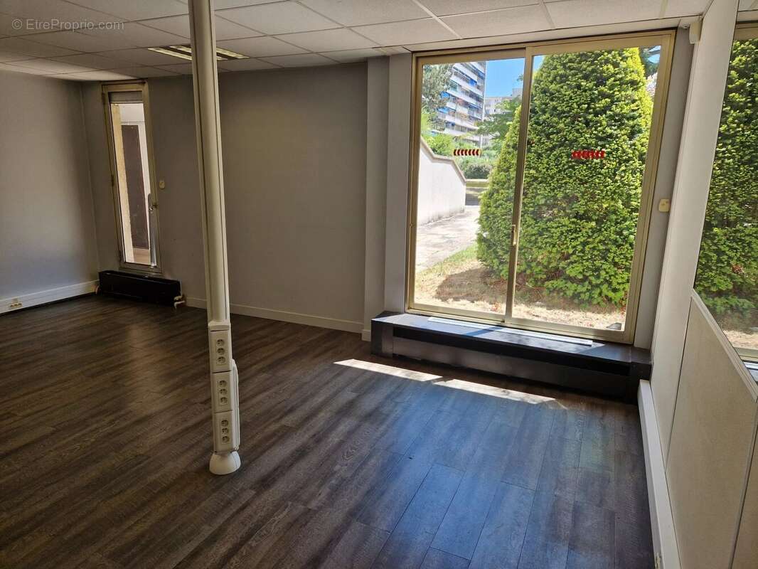 Bureaux a vendre - photo 12