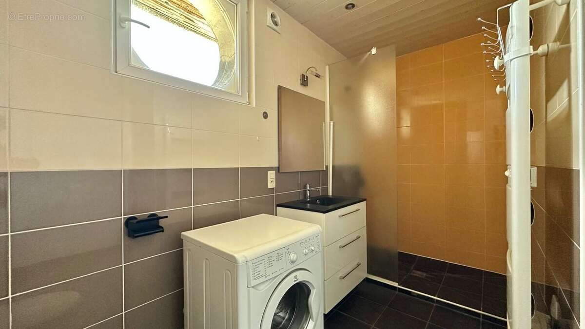 Appartement 49 m² à Cluses  - photo 5