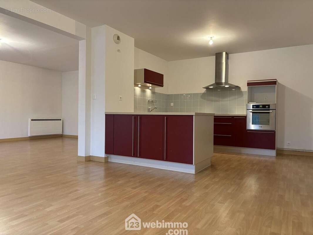 Une pièce de vie généreuse pour une surface totale de 53 m2. - Appartement à CHASSENEUIL-DU-POITOU