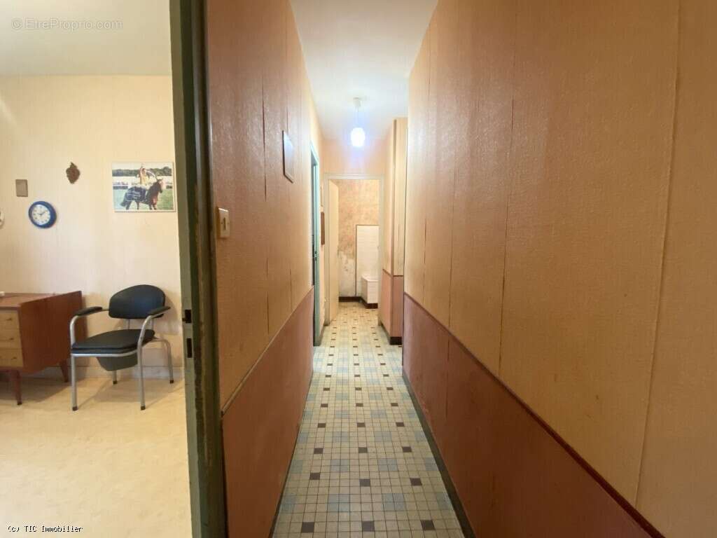 Prix Négociable : Maison Plain Pied à Rénover centre Aunac - photo 17
