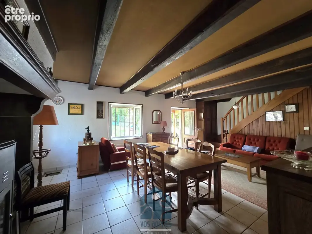Longère huit pièces avec grange, annexes et terrain - photo 2