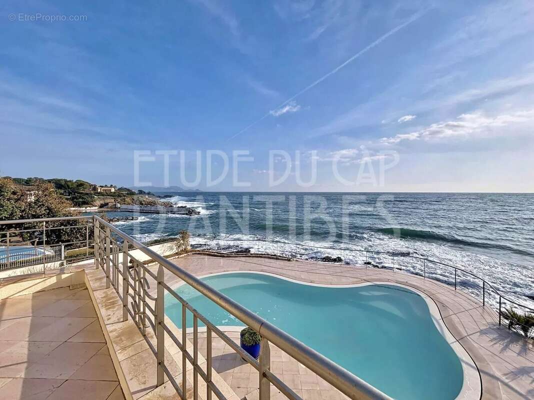 Maison à ROQUEBRUNE-SUR-ARGENS