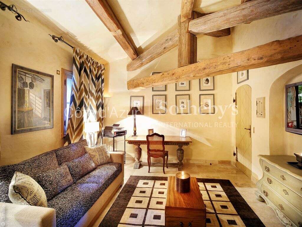 Maison à LES ADRETS-DE-L'ESTEREL