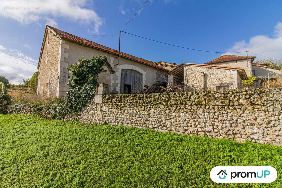 Maison à MONTAGRIER