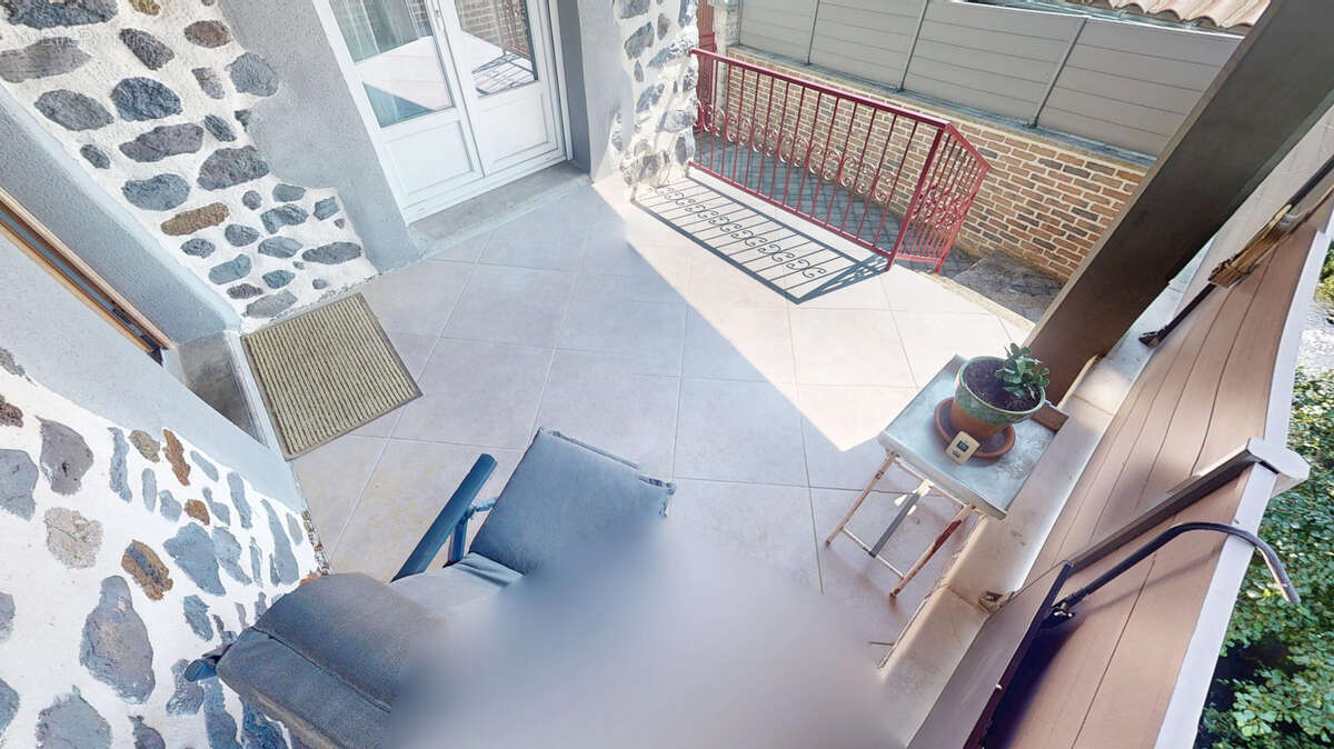 EN EXCLUSIVITE ! le prix d'un grand appartement! Maison de bourg de caractère rénovée, avec garage et terrasse - photo 22