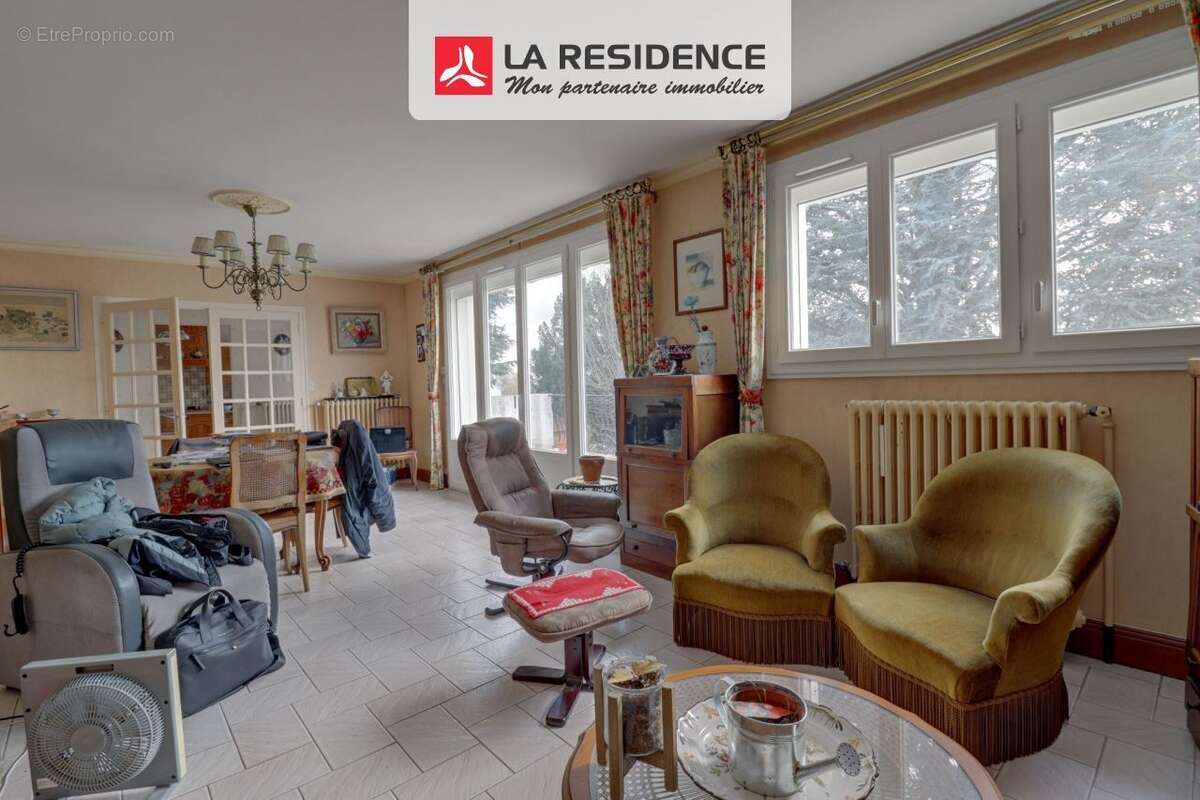 Maison 118 m² à La Chaussee-Saint-Victor  - photo 5