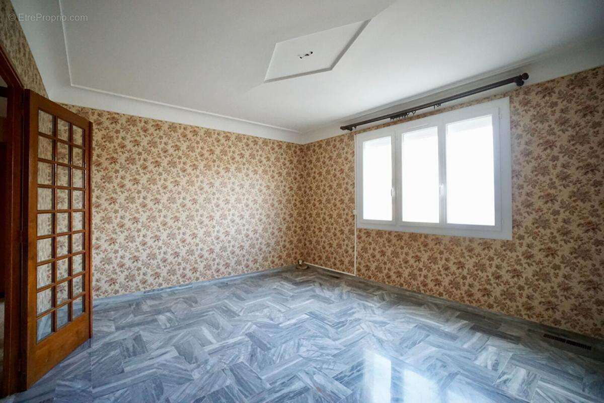 Appartement à SALINDRES