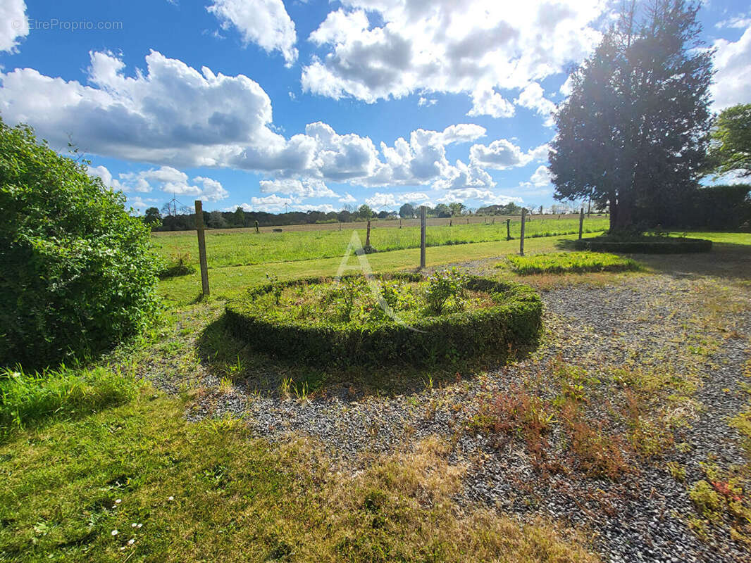 Maison à MARSAC-SUR-DON