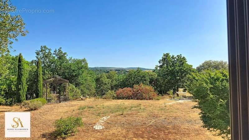 VILLARDONNEL – Villa de plain-pied avec garage, 4 chambres et bureau, sur un terrain de 3 577 m² avec vue dégagée sur la Montagn - photo 3