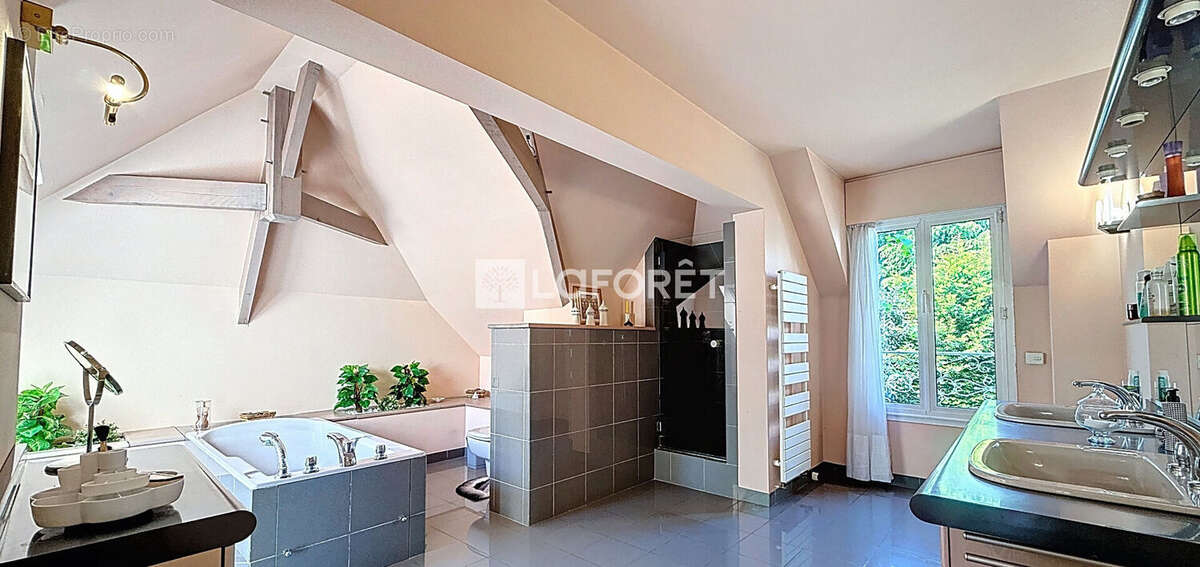 Maison à CHAMPIGNY-SUR-MARNE