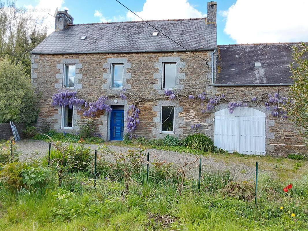 Maison à PONT-MELVEZ