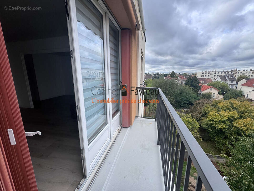 Appartement à L&#039;HAY-LES-ROSES