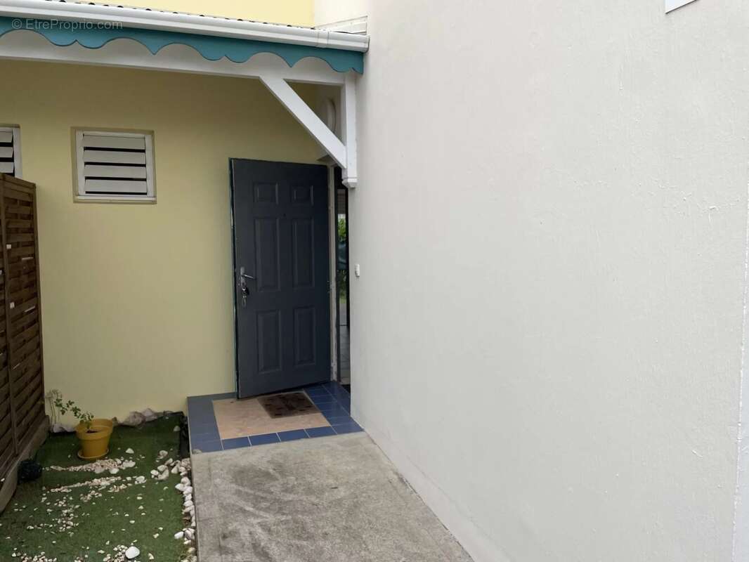 Appartement à BAIE-MAHAULT