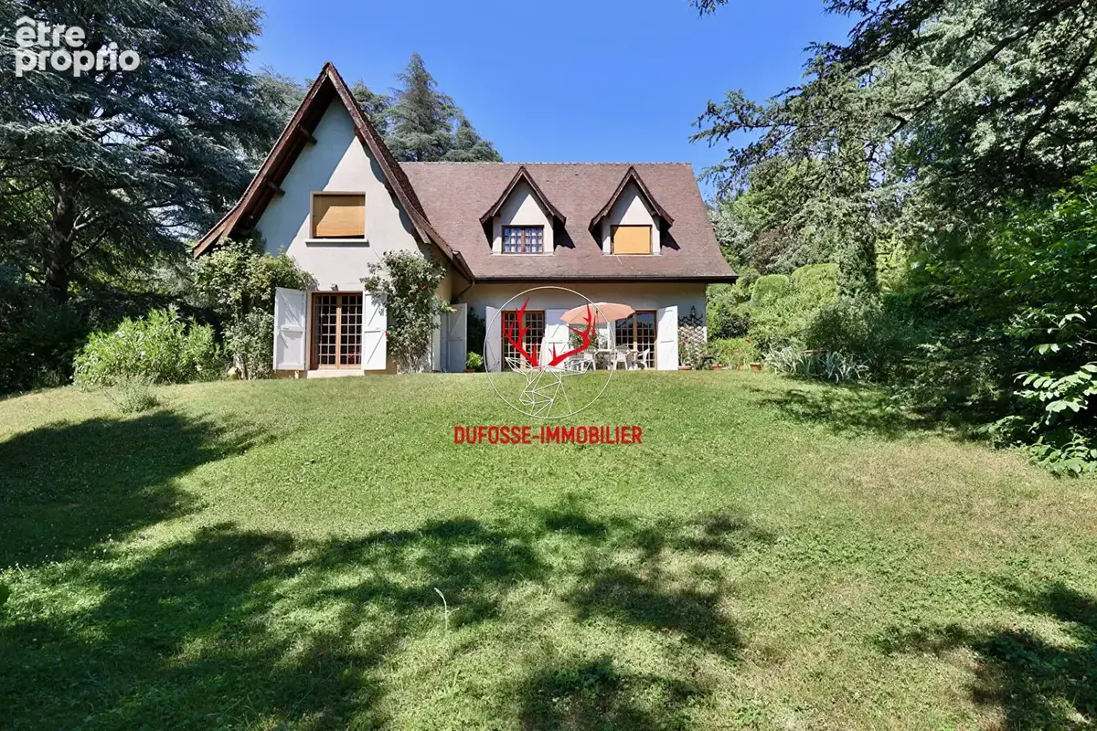 Tassin limite Charbonnières - Demeure de caractère sur parc de 1 832 m² - photo 1