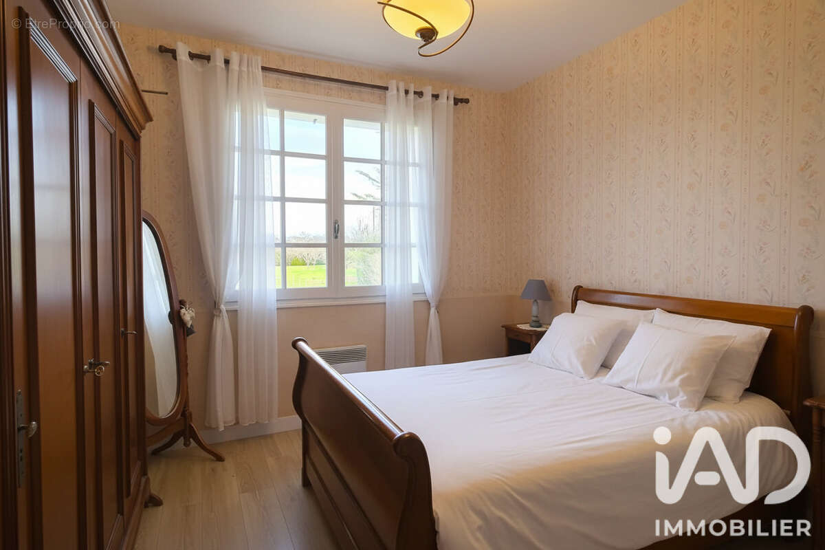 Maison 200 m² à Chasseneuil-Sur-Bonnieure  - photo 8