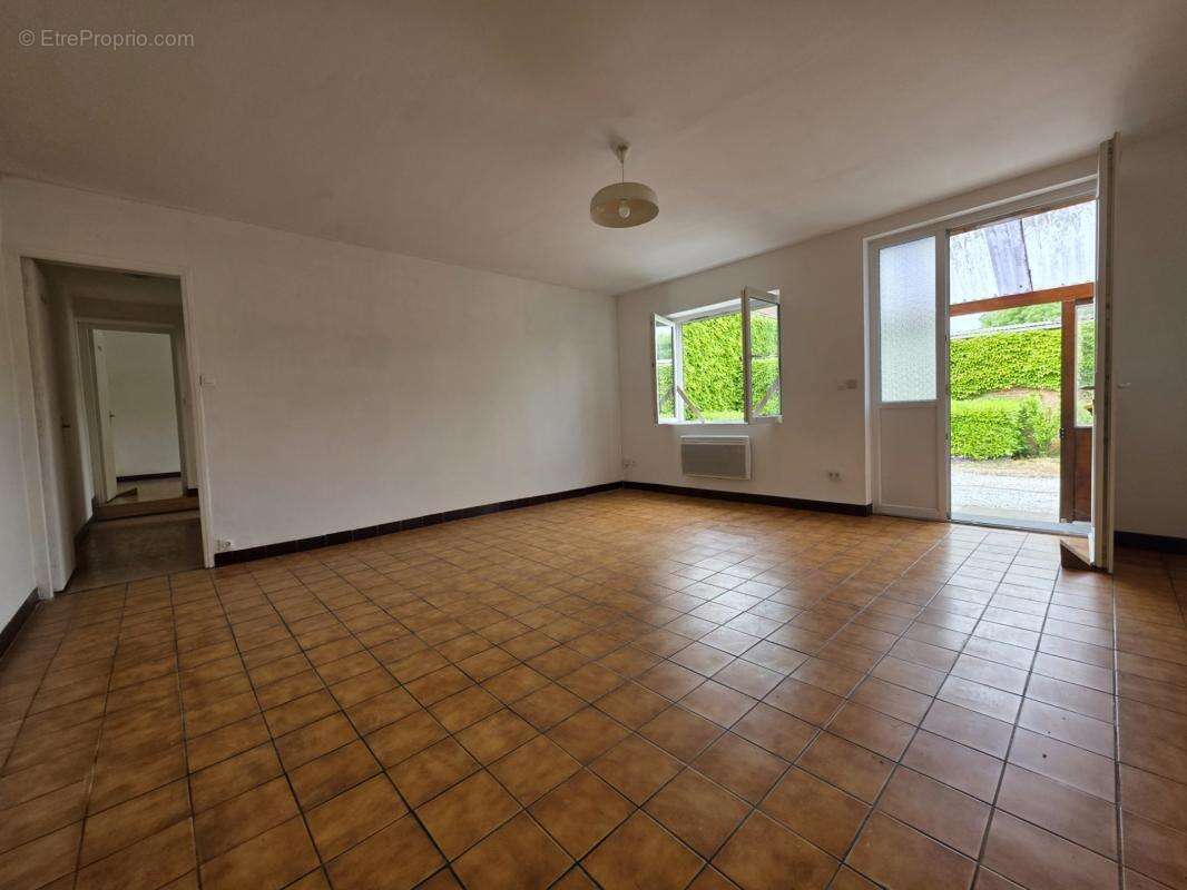 Maison à CATILLON-SUR-SAMBRE