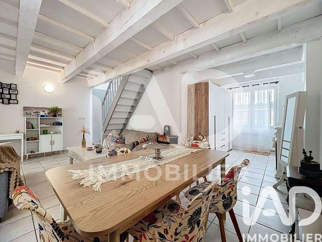 Maison 167 m² à Plan-De-Cuques  - photo 7