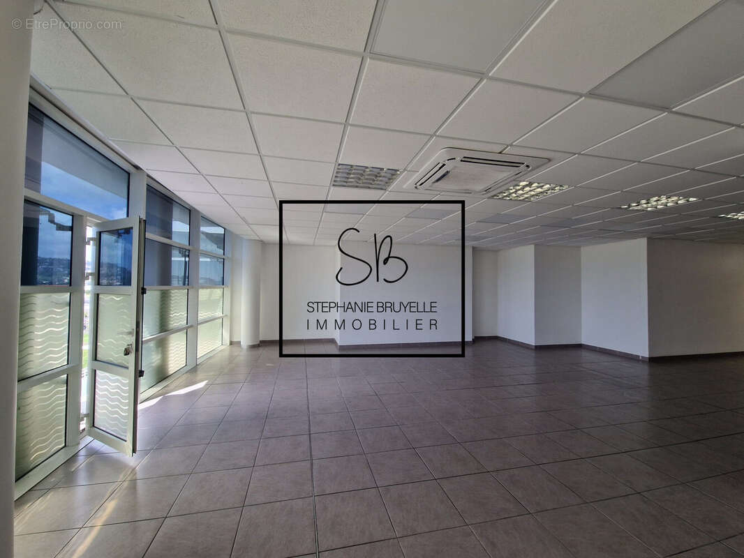 Commerce à FORT-DE-FRANCE