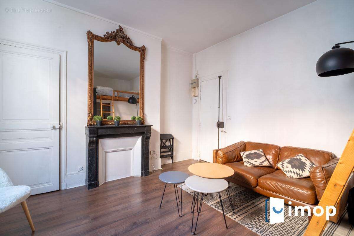 Appartement à PARIS-14E