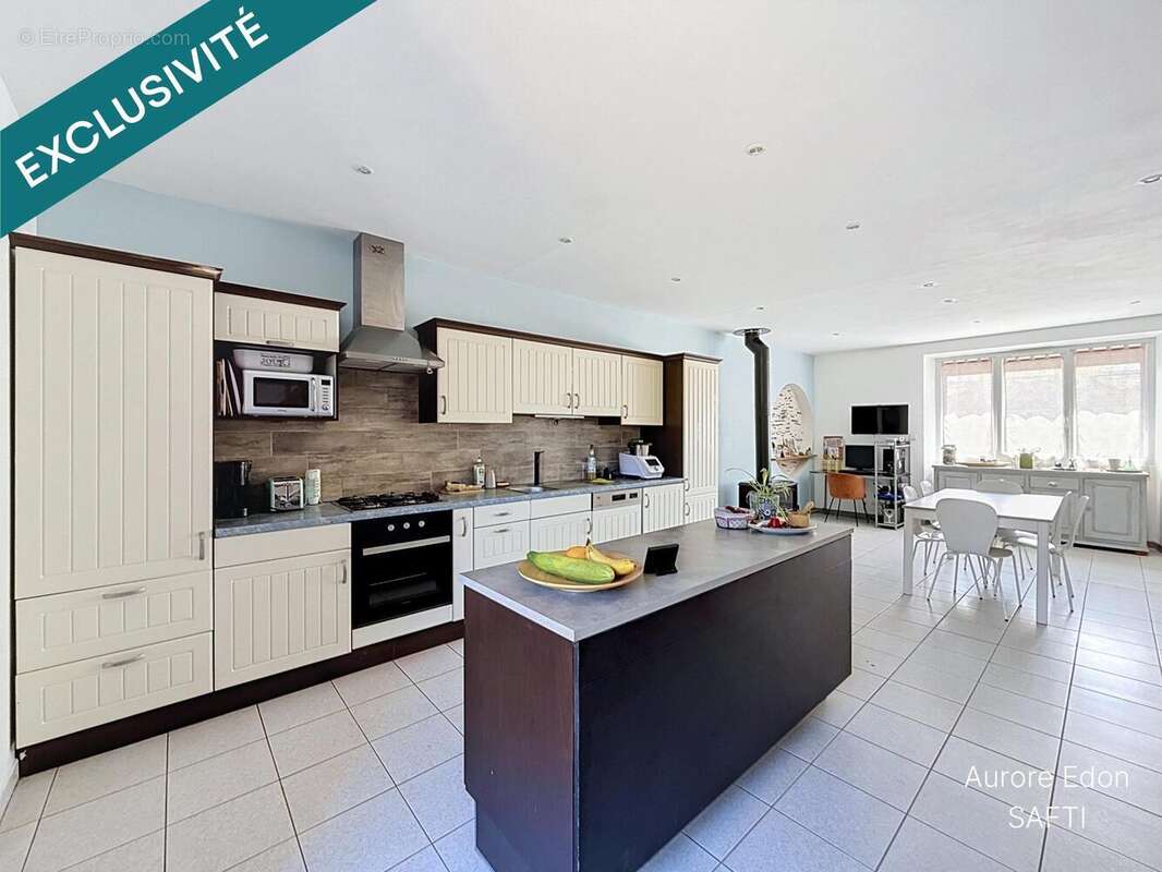 Maison 117 m² à Combree  - photo 3