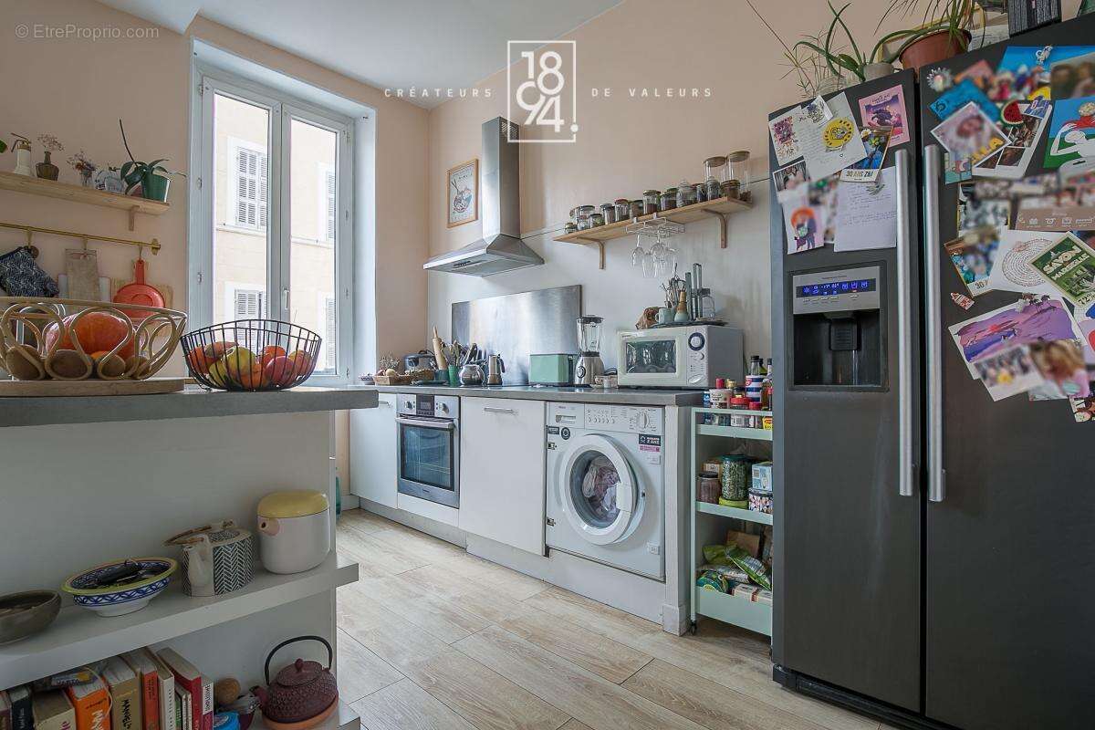 Appartement à MARSEILLE-5E