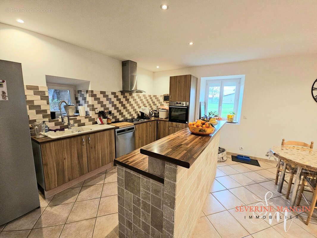 Maison à LA BAUME-D'HOSTUN