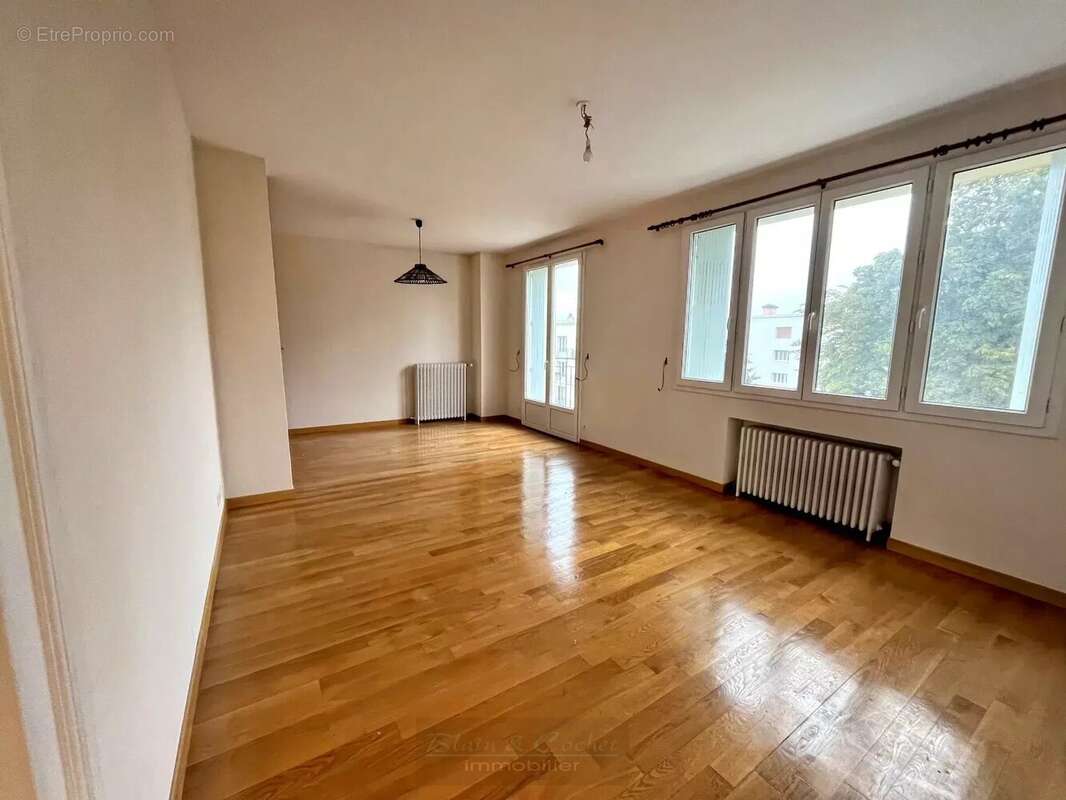 Bel appartement avec dressing, garage et cave - photo 2