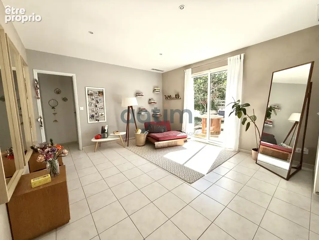 MONTAIGU-VENDEE, La Guyonnière, centre, plain pied 184m2 hab, 4 ch, salle jeux, dépendances, 800m2 terrain - photo 4