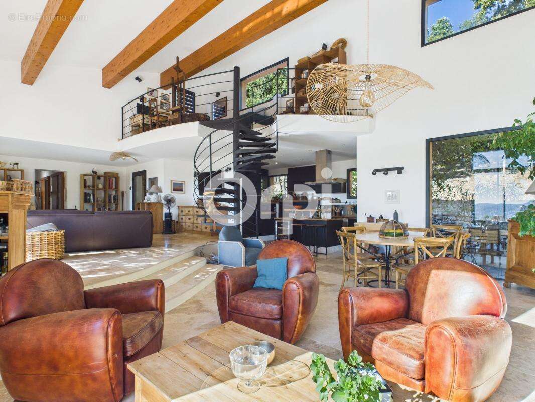 Maison à MONTAUROUX