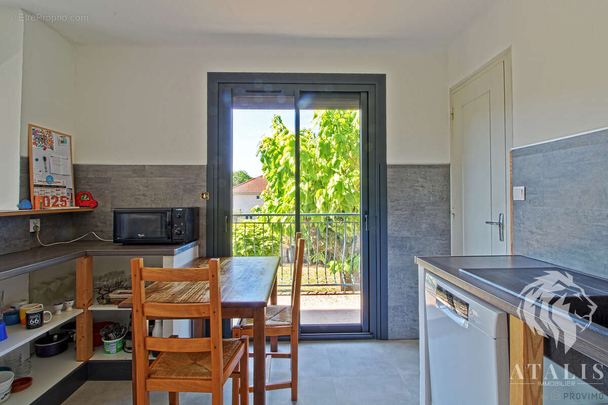 Maison à SAINT-HILAIRE-DU-ROSIER