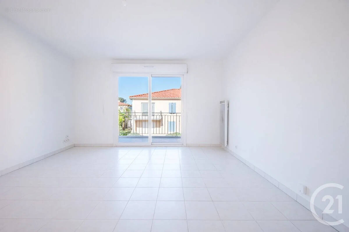 Appartement 66 m² à Antibes  - photo 2