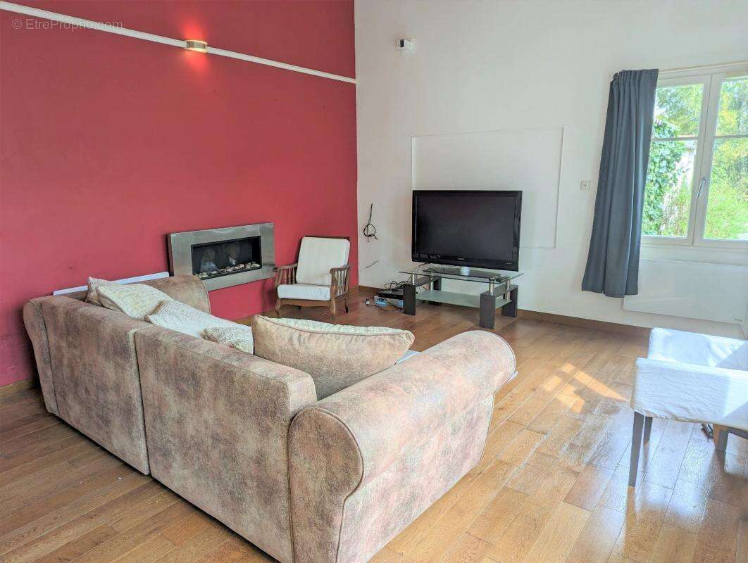 Maison à SAINT-JEAN-D&#039;ANGELY