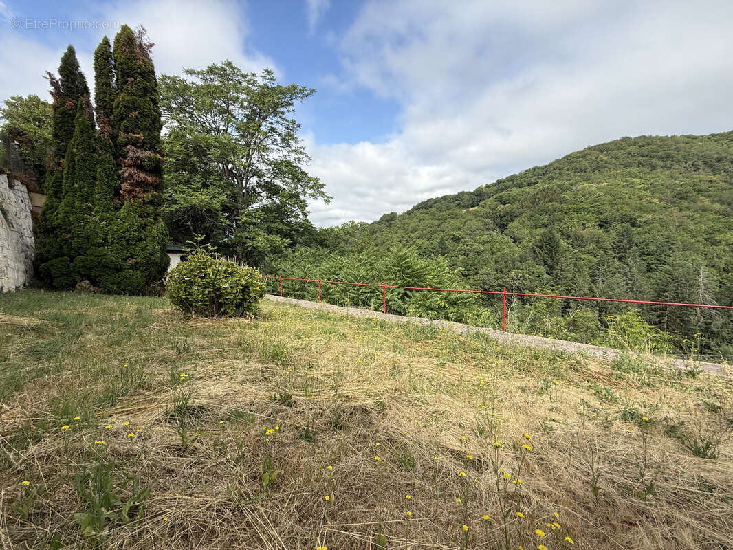 Maison de village avec vue dominante sur la vallée du Lot   Fort potentiel d'aménagement - photo 4