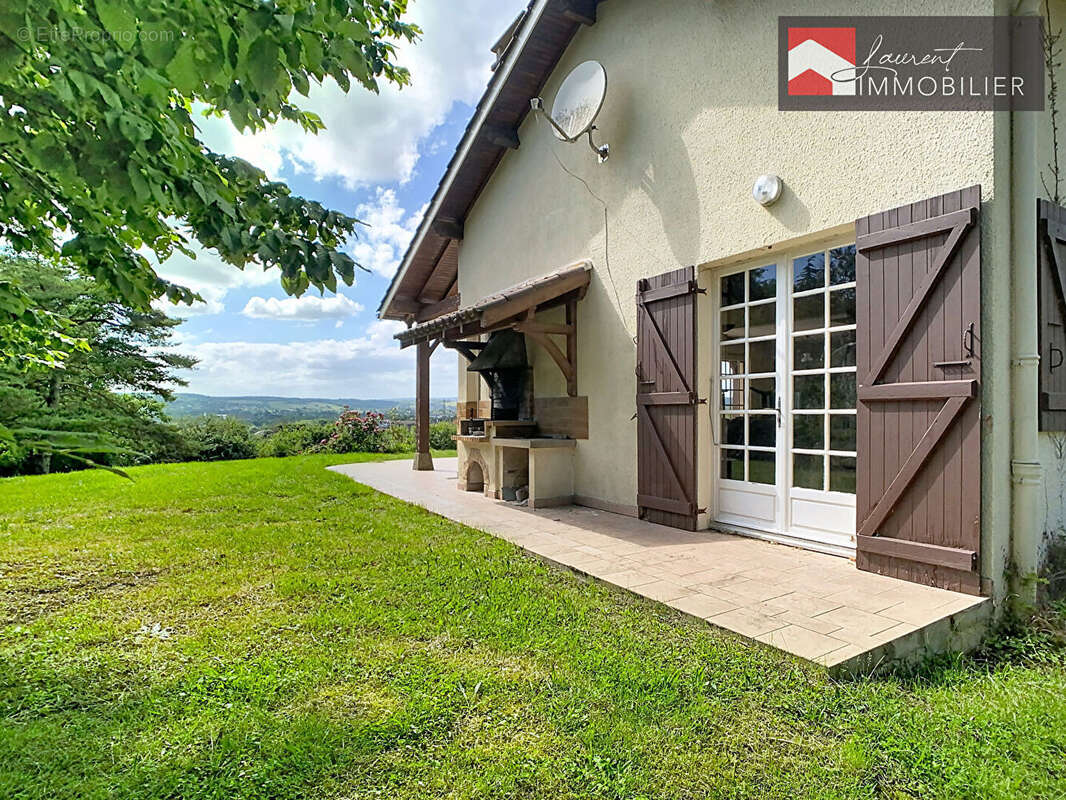 EXCLUSIVITE: Propriété familiale de charme à LACROST - photo 9